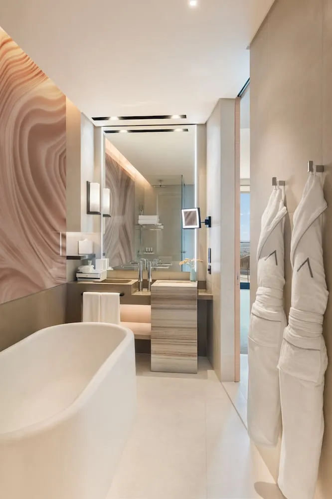 Deluxe Marina City View Room with Balcony