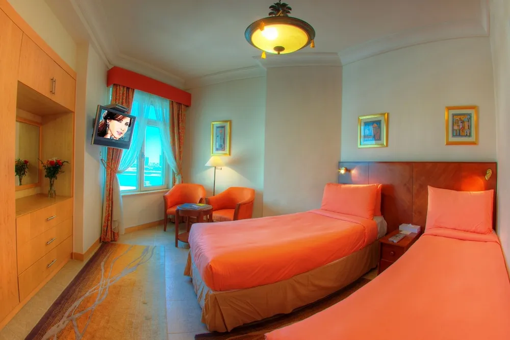 Apartment, 2 Bedrooms, Partial Sea View