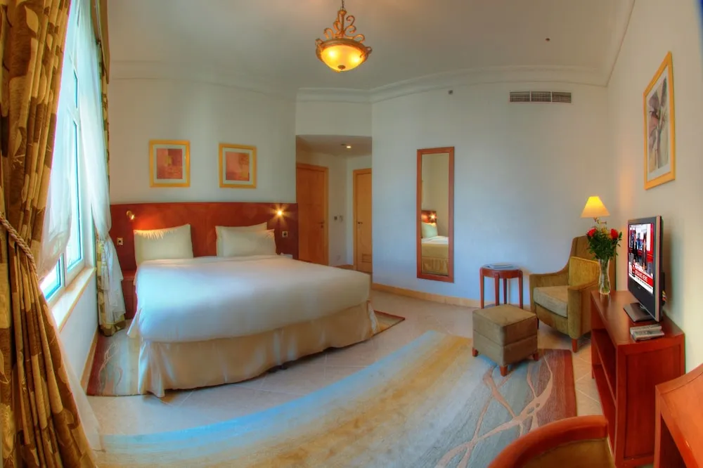 Two Bedroom Apartment Partial Sea View inclusive of 4 Beach Access