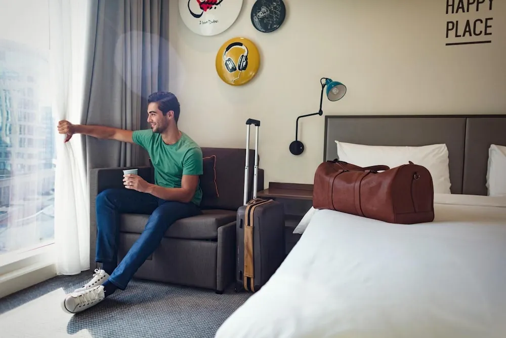 Rover Room - Free Shuttle Bus to Dubai Mall, Metro & Beach