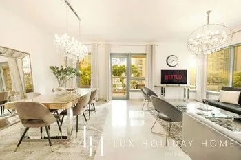 LUX The Downtown Blvd Suite