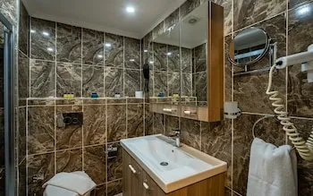 Golden Beach Resort & Spa