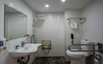 Golden Beach Resort & Spa