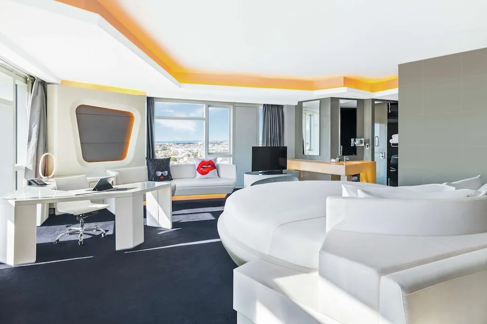 Luxury Süit (Round Bed Valor Suite)