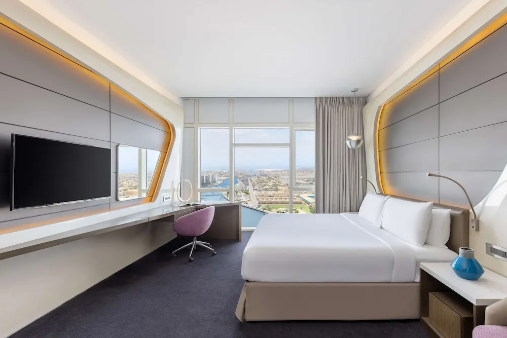 Deluxe Oda, 1 En Büyük (King) Boy Yatak, Kanal Manzaralı