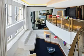 V Hotel Dubai, Curio Collection by Hilton