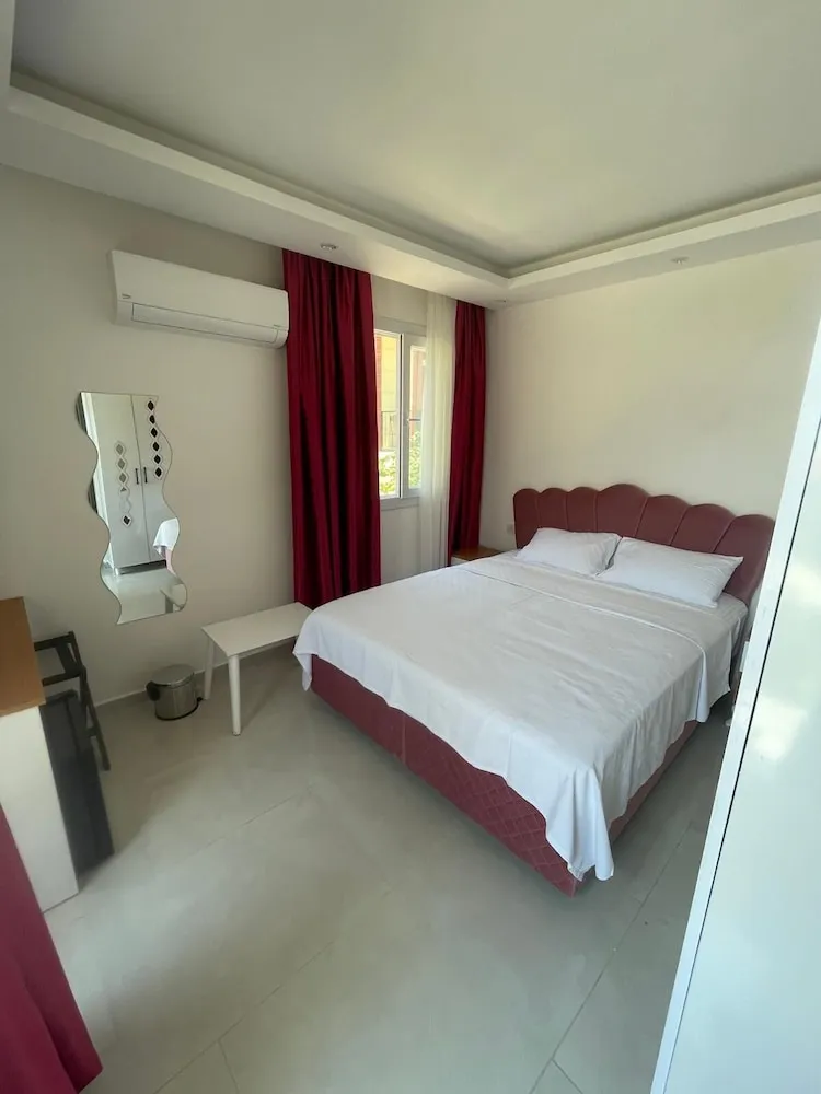 Standard Tek Büyük Yataklı Oda, 1 Çift Kişilik Yatak, Özel Banyo, Avlu Manzaralı