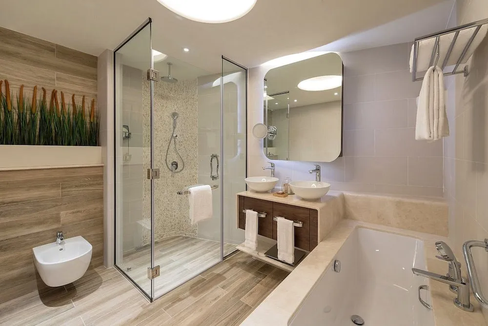 Deluxe Süit, 1 Yatak Odası, Balkon, Kısmi Deniz Manzaralı (Club Lounge Access)