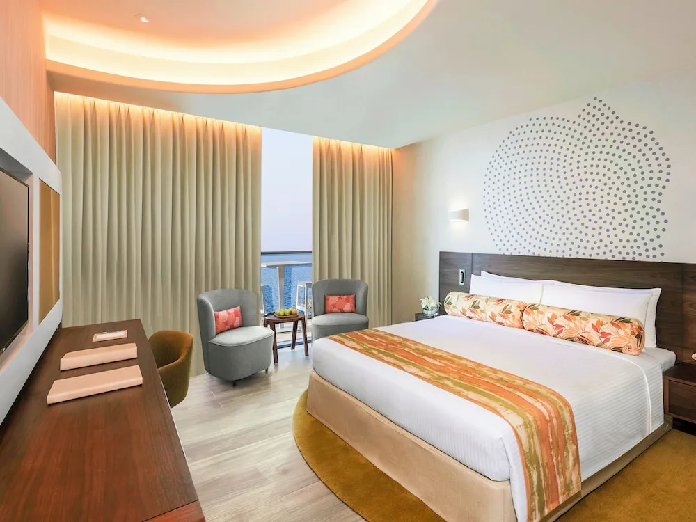 Deluxe Süit, 1 Yatak Odası, Balkon, Kısmi Deniz Manzaralı (Club Lounge Access)