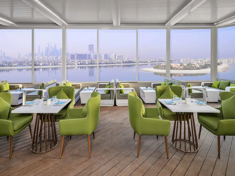 Deluxe Süit, 1 Yatak Odası, Balkon, Kısmi Deniz Manzaralı (Club Lounge Access)