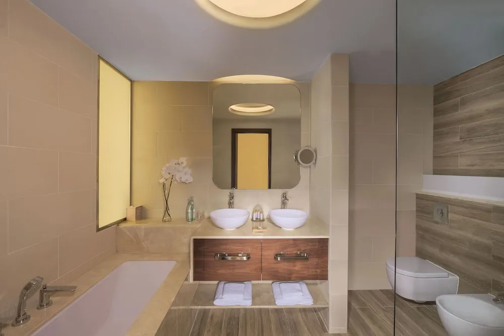 Deluxe Room with Balcony, Palm Sea View