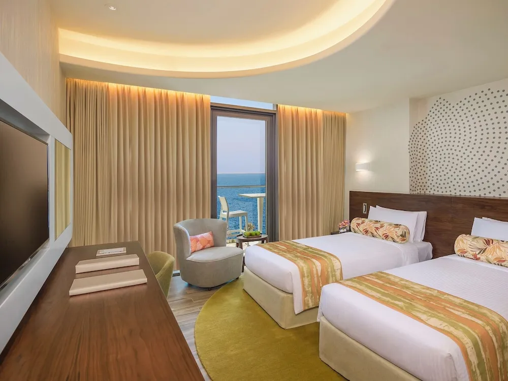 Deluxe Room with Balcony, Partial Palm Sea View