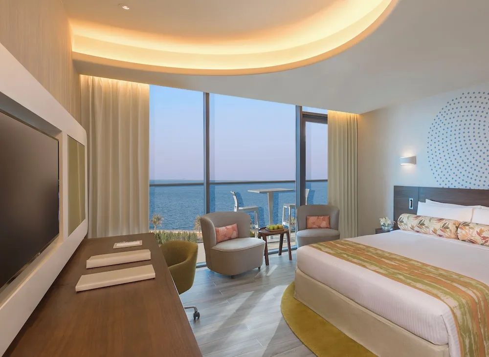 Deluxe Room with Balcony, Partial Palm Sea View