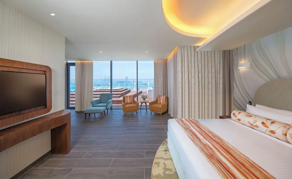 Premium Room with Balcony, Palm Sea View and Club Lounge Access