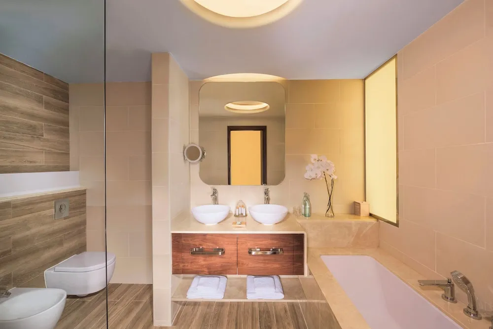Premium Room with Balcony, Palm Sea View and Club Lounge Access