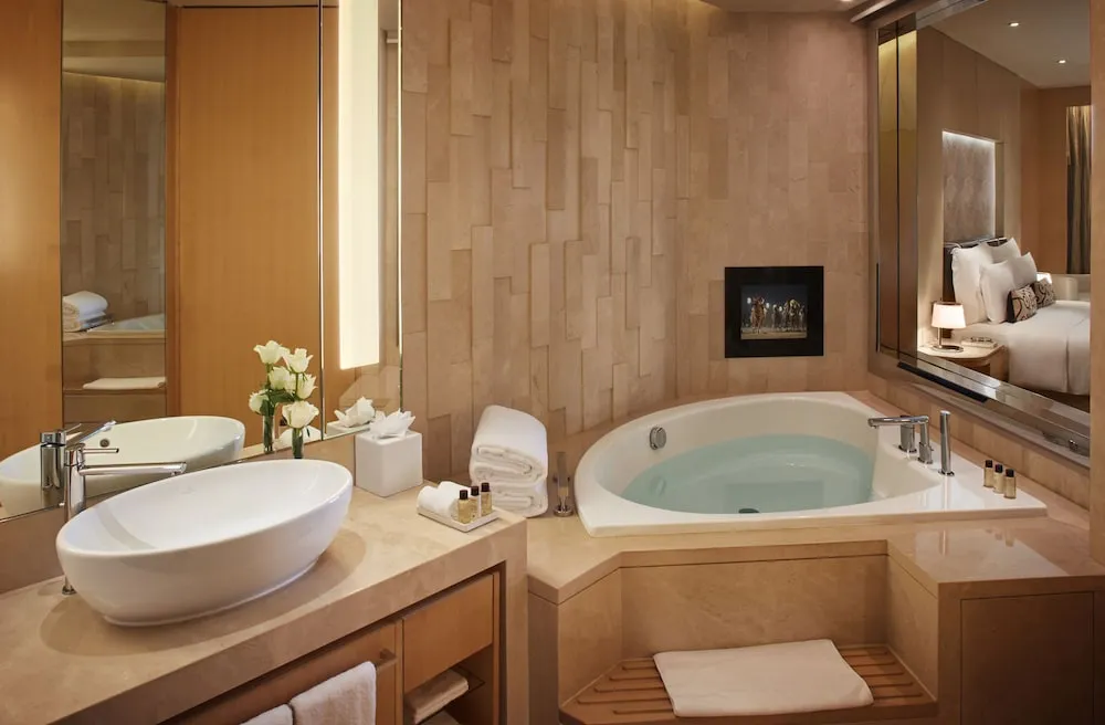 Panoramic Suite One Bed Room