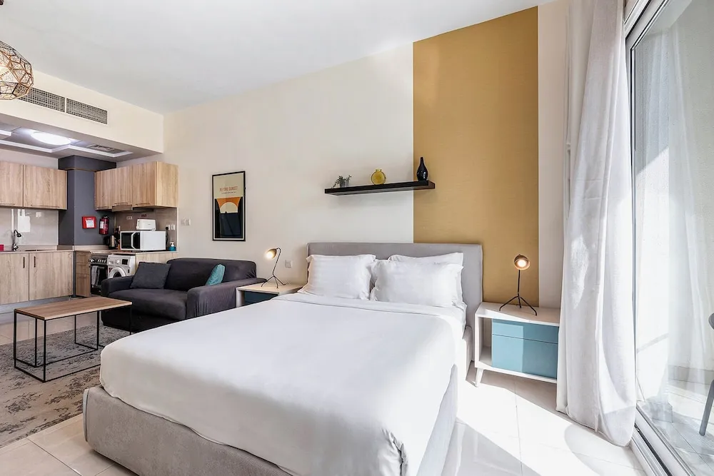 Deluxe Studio with Kitchen and Balcony