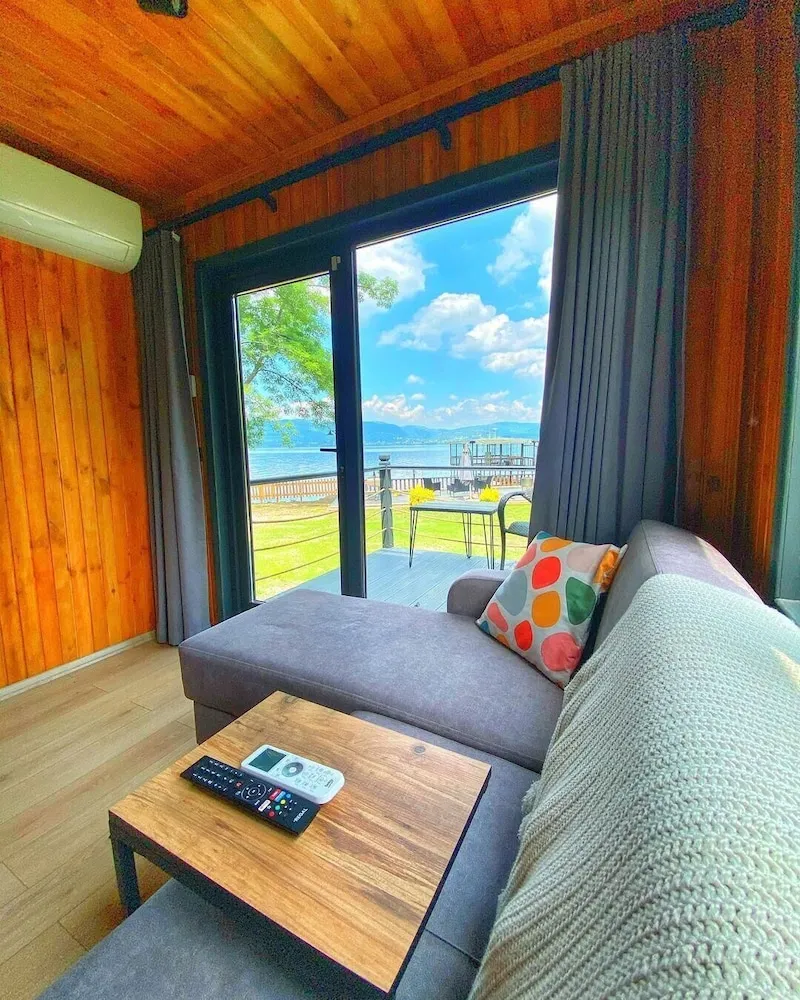 Deluxe Bungalov, Göl Manzaralı