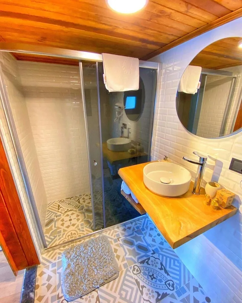 Deluxe Bungalov, Göl Manzaralı