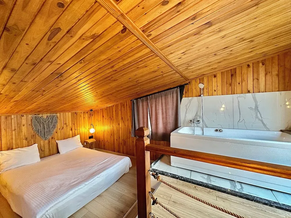 Deluxe Bungalov, Göl Manzaralı