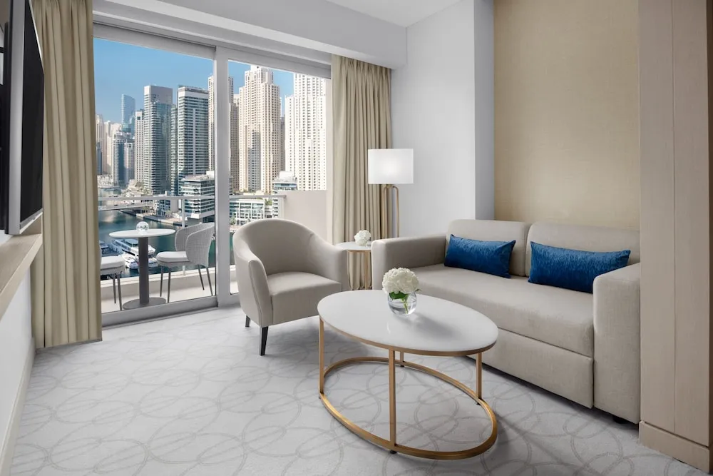 Grand Oda, 1 En Büyük (King) Boy Yatak ve Çekyat, Marina Manzaralı