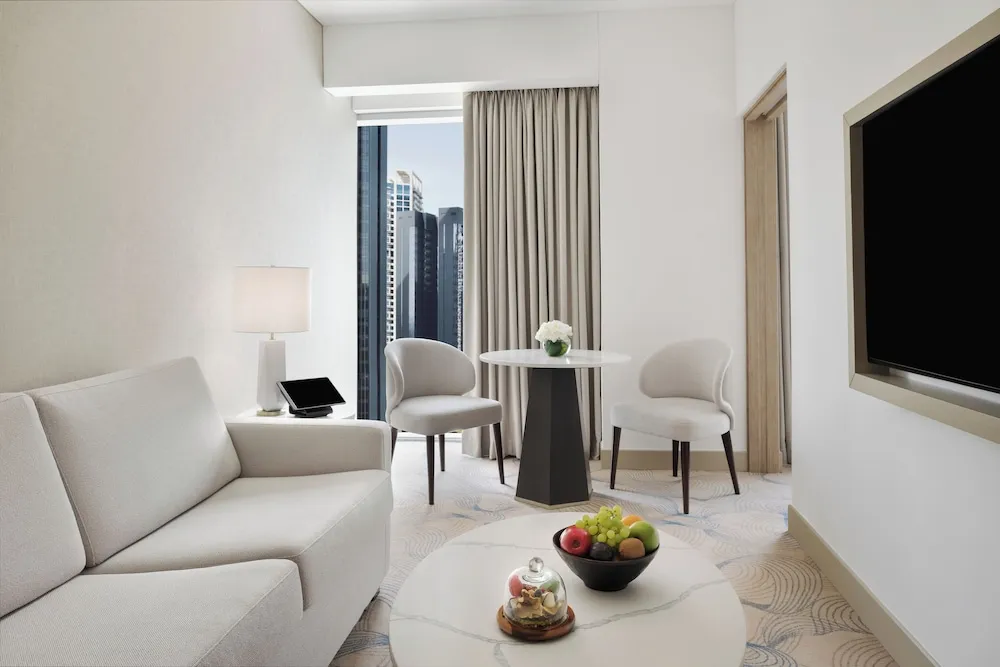 Grand Oda, 1 En Büyük (King) Boy Yatak ve Çekyat, Marina Manzaralı