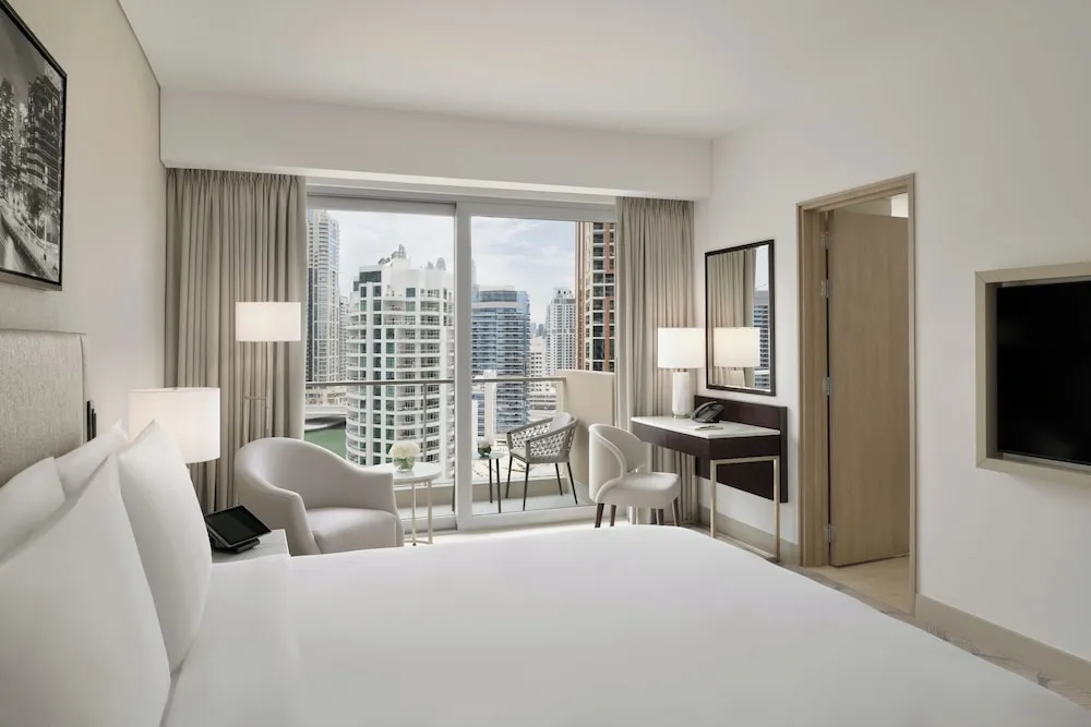 Deluxe Oda, 1 En Büyük (King) Boy Yatak, Balkon, Şehir Manzaralı