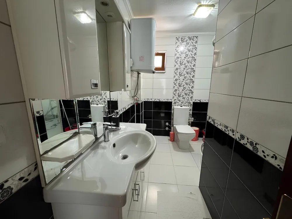 Apart Daire, 3 Yatak Odası, Balkon, Bahçe Manzaralı