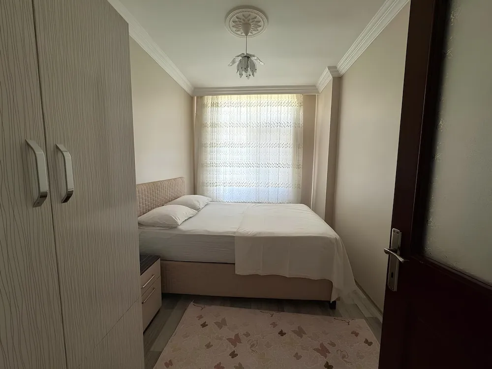 Apart Daire, 3 Yatak Odası, Balkon, Bahçe Manzaralı