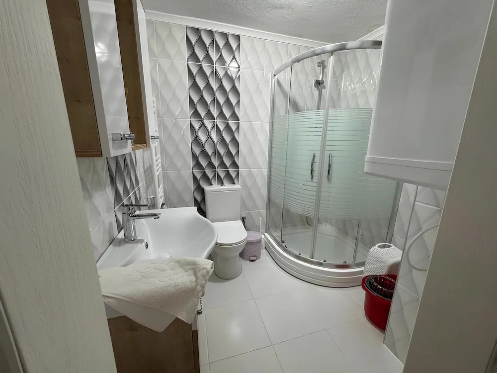Standard Apart Daire, 2 Yatak Odası, Balkon, Bahçe Manzaralı