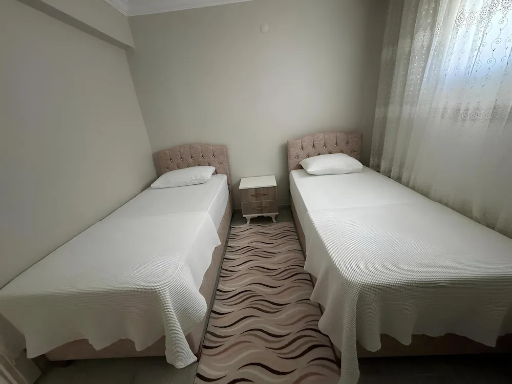 Standard Apart Daire, 2 Yatak Odası, Balkon, Bahçe Manzaralı