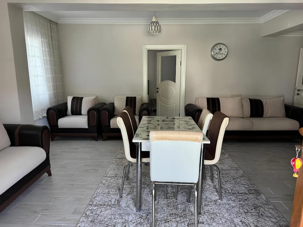 Standard Apart Daire, 2 Yatak Odası, Balkon, Bahçe Manzaralı