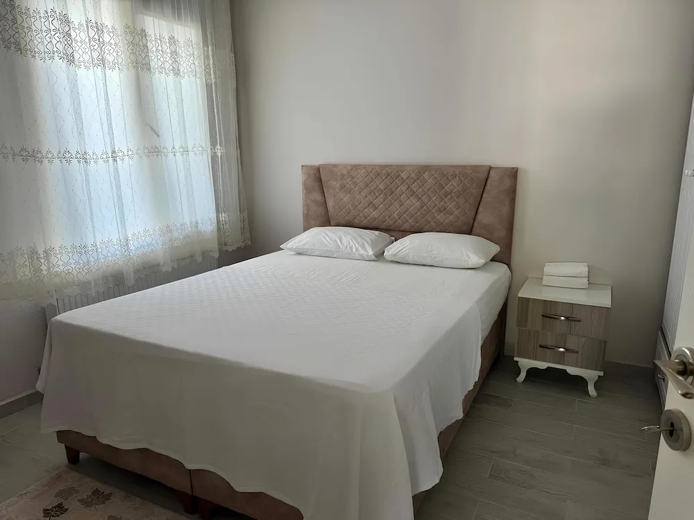 Standard Apart Daire, 2 Yatak Odası, Balkon, Bahçe Manzaralı