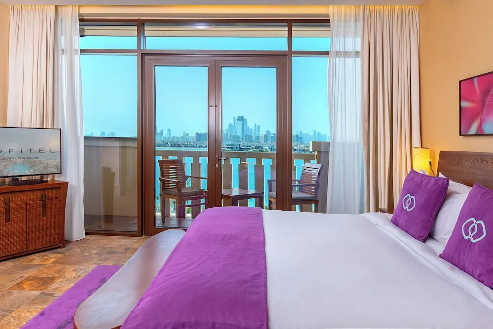 Club Süit, 2 Yatak Odası, Business Dinlenme Salonu Kullanımı, Deniz Manzaralı (Opera)