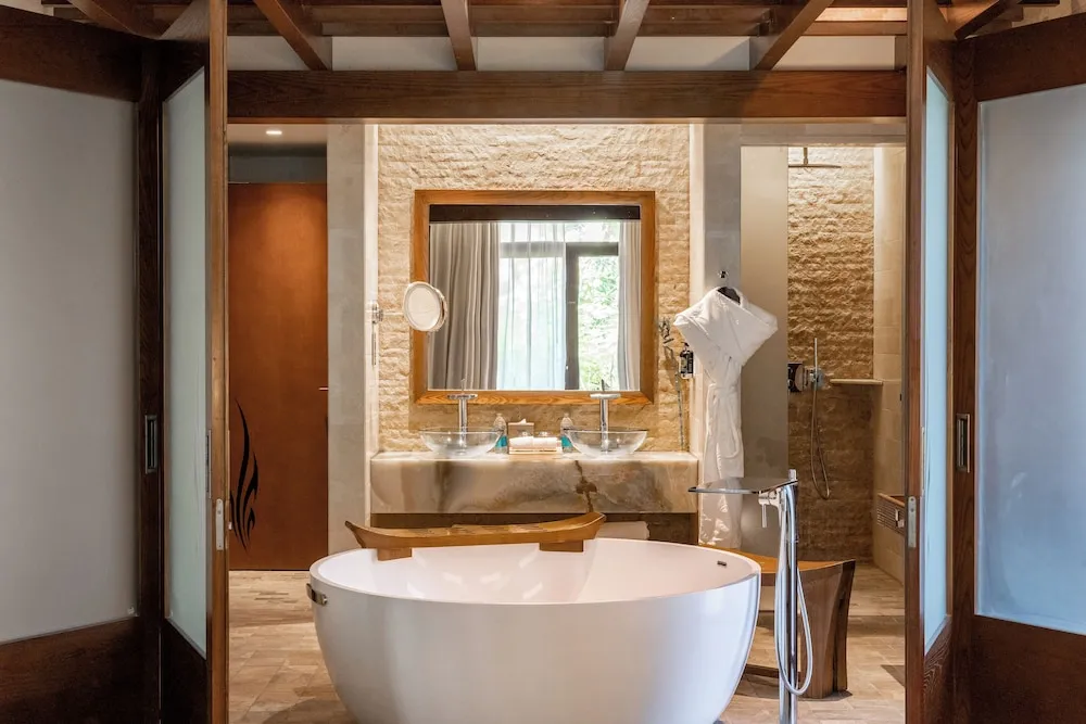 Club Süit, 2 Yatak Odası, Business Dinlenme Salonu Kullanımı, Deniz Manzaralı (Opera)