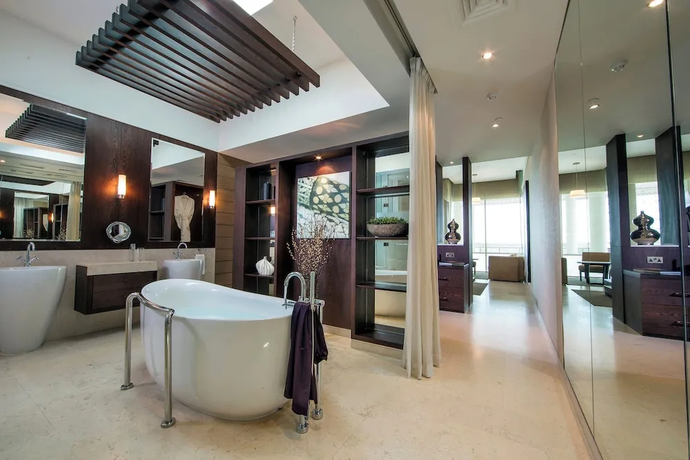 Palm Suite