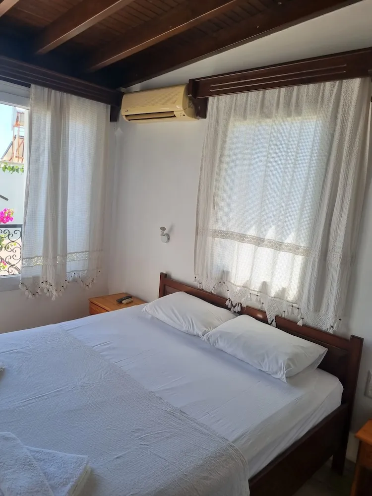 Dört Kişilik Oda, Balkon, Deniz Manzaralı