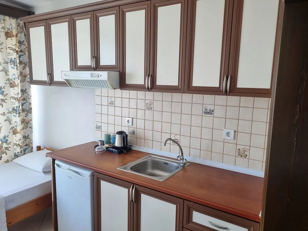 Üç Kişilik Oda, Deniz Manzaralı