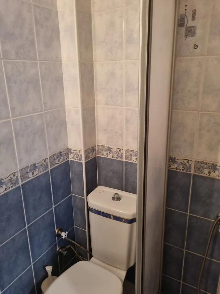 Üç Kişilik Oda, Deniz Manzaralı