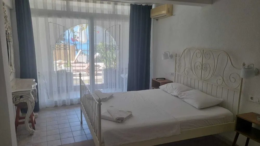 Economy Tek Büyük Yataklı Oda