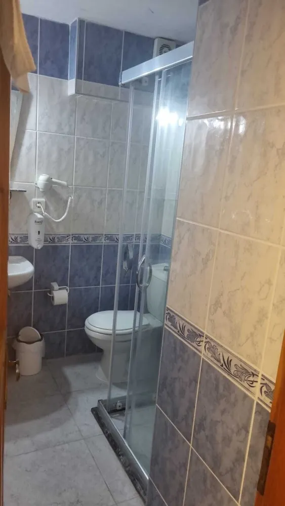 Economy Tek Büyük Yataklı Oda