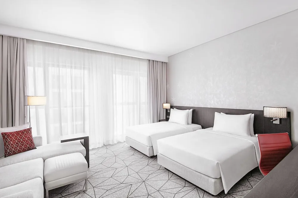 Oda, Havuz Manzaralı (2 Twin Beds and 1 Sofabed)