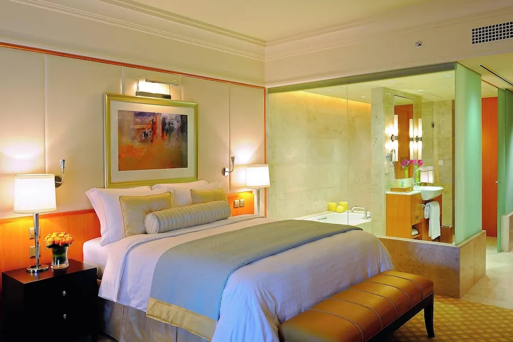 Superior Oda (One King or Two Double beds)