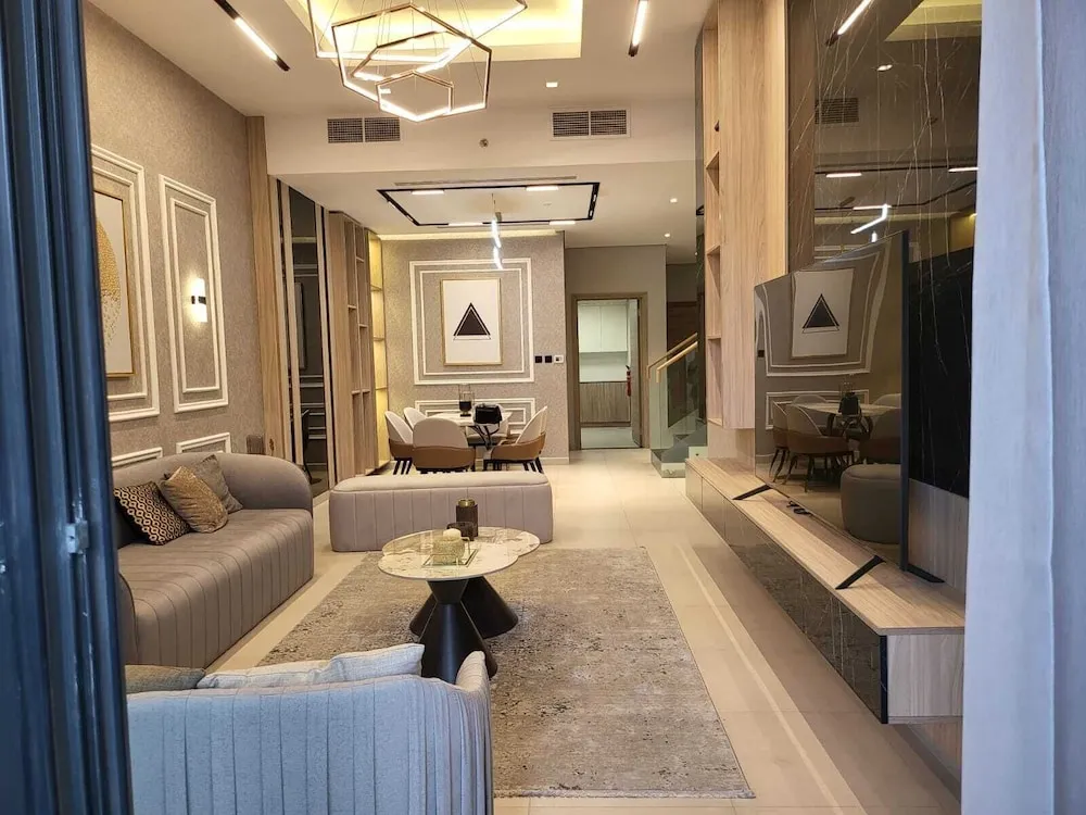 Luxurious 5BHK Duplex Suite