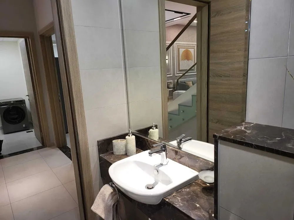Luxurious 5BHK Duplex Suite