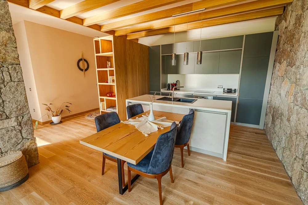Grand Süit, 2 Yatak Odası, Şömine, Bahçe Manzaralı
