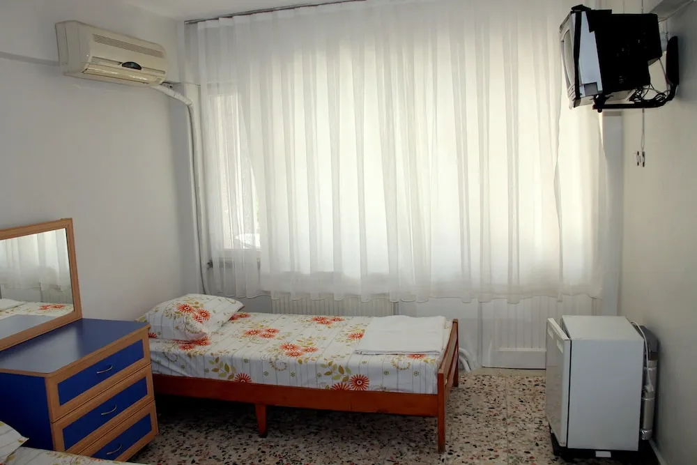 Basic Oda, 3 Tek Kişilik Yatak, Sigara İçilmez