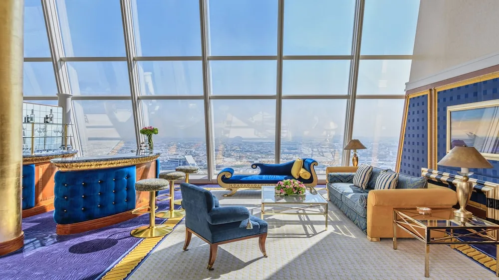 Club Suite - Sea View with Butler Service (Duplex Suite - 1083 ft²)