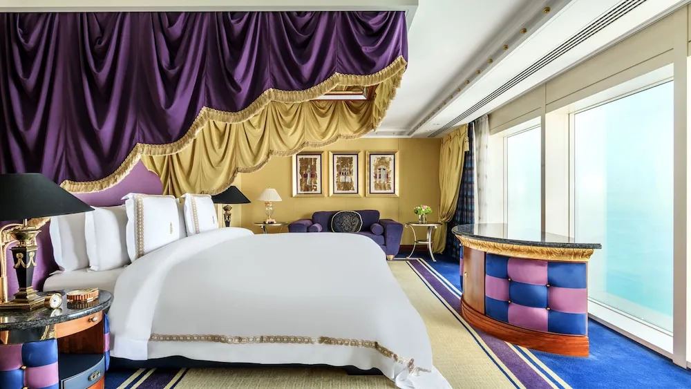 Club Suite - Sea View with Butler Service (Duplex Suite - 1083 ft²)
