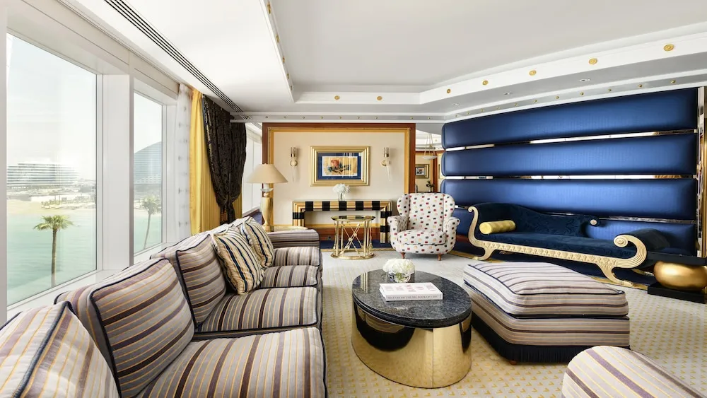 Deluxe Two-Bedroom Suite - Sea View with Butler Service (Duplex Suite - 1099 ft²)